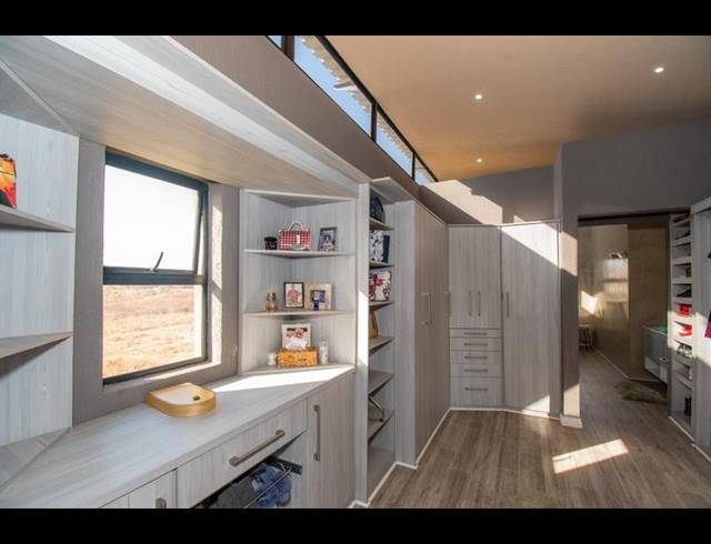 5 BEDROOM HOUSE FOR SALE IN COPPERLEAF ESTATE